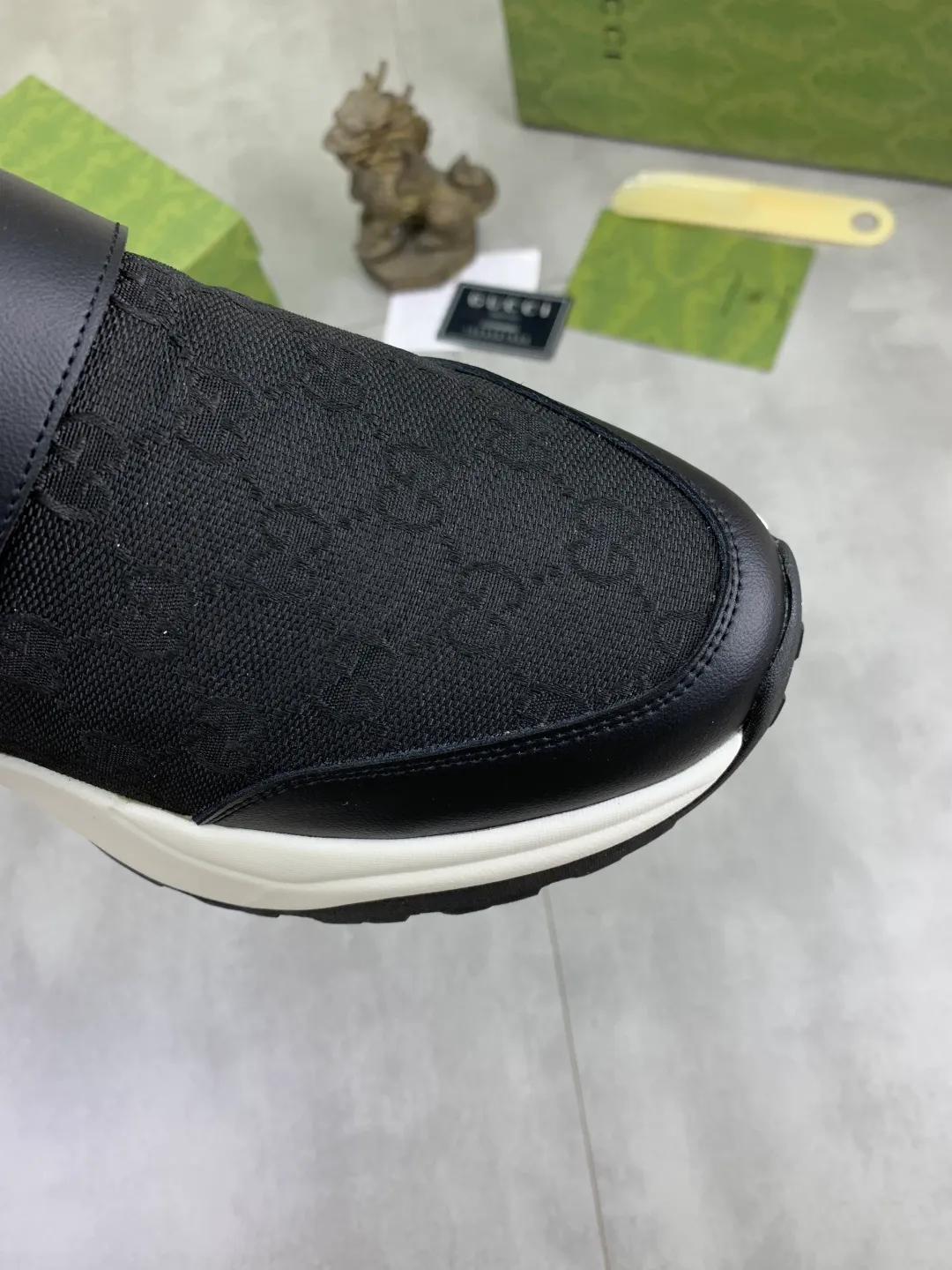 Men's Men's Shoes P440 💰[New Style] 🆘 The latest model from Gucci's official website🎁Classic casual and fashionable men's shoes👟Hot style💥The style is simple and elegant, exclusive for trendy men. Unique official website latest brand elements👑Gucci original decoration, fashionable and generous, the fabric is made of original soft calfskin➕Comfortable soft sheepskin lining ✅The official website specifies wear-resistant foam outsole_full of elasticity, classic model taken in real life🎬Color: 3️⃣colors available😍Number: 38-44